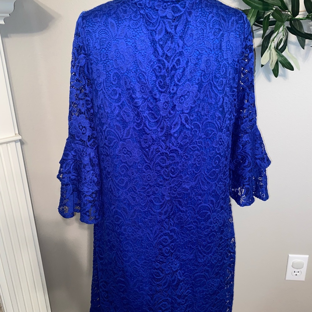Perceptions New York Lace Boat Neck Shift Dress in a gorgeous sapphire blue! - Picture 3 of 6